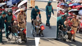 Những khoảnh khắc xúc động người dân ghi được trong dịp đại lễ