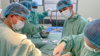 Cứu sống 2 bệnh nhi mắc bệnh tan máu bẩm sinh và u nguyên bào thần kinh