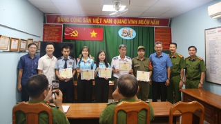 Cán bộ Agribank kịp thời ngăn chặn đối tượng sử dụng giấy tờ giả đến giao dịch