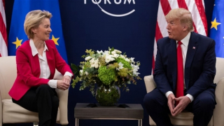 Giữa áp lực chia rẽ và khát vọng tự chủ chiến lược