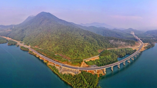 Thi công xuyên ngày lễ trên công trường cao tốc nối Hà Tĩnh - Quảng Bình