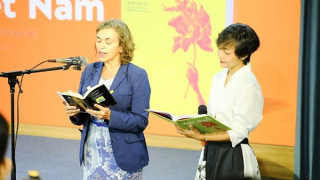 Hành trình hơn nửa thế kỷ của tập thơ "Cùng Việt Nam"