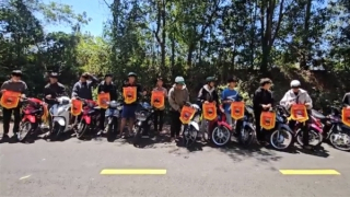 Ngăn chặn 2 nhóm "trẻ trâu" tụ tập đua xe trao giải trái phép