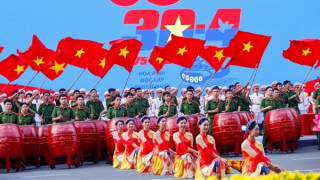 Việt Nam rực rỡ 50 năm thống nhất, hào khí lan tỏa toàn cầu