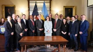 Tín hiệu từ thỏa thuận khoáng sản chiến lược Mỹ - Ukraine