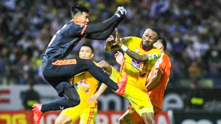 Nghịch lý Hoàng Vũ Samson với bóng đá Việt Nam