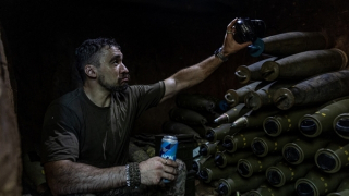 Ukraine bắt 4 quan chức vì đưa 120.000 viên pháo "đểu" ra chiến trường