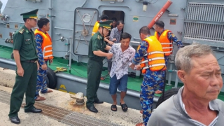 10 ngư dân được cứu sống trên biển Côn Đảo