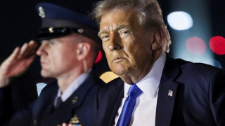 Chính quyền Mỹ muốn cắt chi tiêu giáo dục và tăng ngân sách quốc phòng