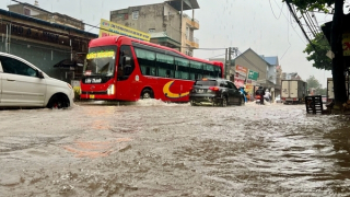 Mùa mưa chưa đến, Hà Nội đã đối mặt ngập lụt