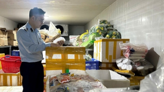 Liên tiếp phát hiện thực phẩm đông lạnh không rõ nguồn gốc xuất xứ