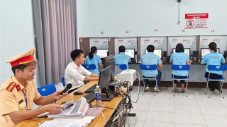 Công an các địa phương tổ chức kỳ sát hạch lái xe đầu tiên