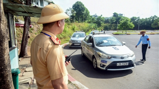 Cận cảnh buổi tổ chức sát hạch lái xe của CSGT Đà Nẵng