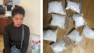 Cô gái nhận gói hàng “lạ” chuyển từ xe khách