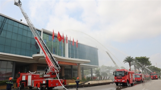 Ninh Bình: Hàng trăm người diễn tập tình huống chữa cháy tại khách sạn hạng sang