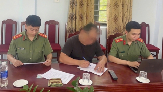 Công an Hoà Bình xử lý hai hội nhóm báo chốt CSGT