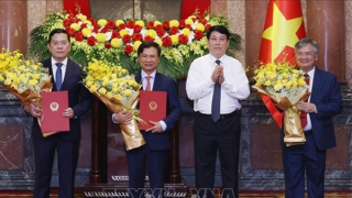 Chủ tịch nước Lương Cường trao quyết định bổ nhiệm 3 Phó Chủ nhiệm Văn phòng Chủ tịch nước