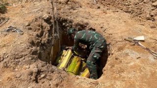 Tiêu huỷ an toàn quả bom nặng 100kg