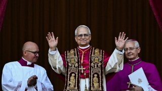 Giáo hoàng Leo XIV trở thành Giáo hoàng người Mỹ đầu tiên trong lịch sử