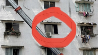 5 người bị ngạt khói trong vụ cháy chung cư cũ lúc rạng sáng