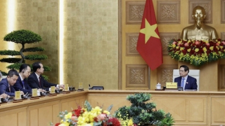 Thủ tướng Phạm Minh Chính tiếp Đại sứ Trung Quốc tại Việt Nam Hà Vĩ