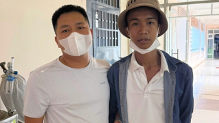 Đang bị khởi tố lại tiếp tục đánh shiper nhập viện