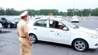 Công an tỉnh Hà Tĩnh tổ chức kỳ sát hạch lái xe đầu tiên