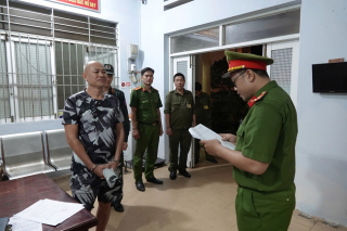 Bắt tạm giam 22 đối tượng “bay lắc” tại bar Paris Night club