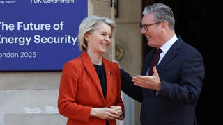 Lối về trên rạn nứt