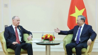 Tổng Bí thư Tô Lâm gặp Chủ tịch Đảng Cộng sản Liên bang Nga