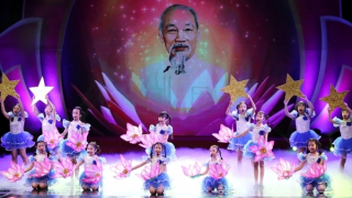 “Quà tháng 5 dâng Người” – Chương trình nghệ thuật đặc biệt kỷ niệm 135 Ngày sinh nhật Bác