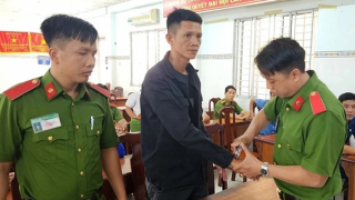 Những người giữ cho ngư trường lặng sóng...