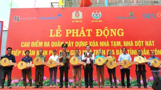 Bộ Công an trao kinh phí hỗ trợ tỉnh Đắk Nông xoá nhà tạm, nhà dột nát