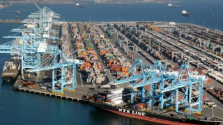 Cảng Los Angeles lao đao vì khủng hoảng thiếu hàng