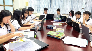 Phụ huynh “cân não” chọn trường cho con vào lớp 10