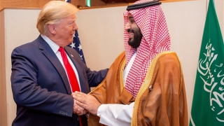 Arab Saudi điều 2 máy bay chiến đấu F15 nghênh đón chuyên cơ của ông Trump
