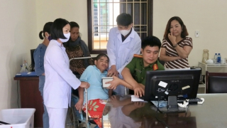 Đến tận nơi cấp Căn cước cho đối tượng bảo trợ xã hội