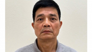 Bắt tạm giam nguyên Cục trưởng Cục An toàn thực phẩm Bộ Y tế cùng nhiều đồng phạm