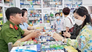TP Hồ Chí Minh tăng cường kiểm tra, xử lý việc sản xuất, buôn bán thuốc, sữa giả