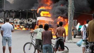 Chiến sự trở lại đường phố Brazil