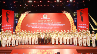 Công an Hà Nội tuyên dương 80 điển hình tiên tiến