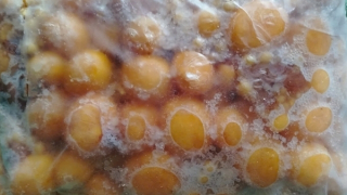 Tạm giữ 800kg trứng gà non, tràng gà đông lạnh không rõ nguồn gốc