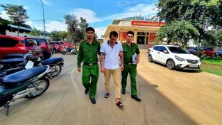 Làm ăn thua lỗ, thuê xe ô tô rồi mang đi cầm cố