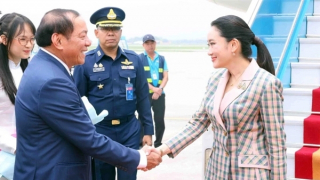 Thủ tướng Vương quốc Thái Lan bắt đầu thăm chính thức Việt Nam