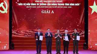 Trao giải cuộc thi viết “Bảo vệ nền tảng tư tưởng của Đảng trong tình hình mới”