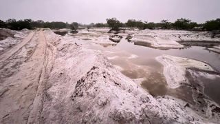 Vấn nạn khai thác khoáng sản trái phép tại vùng rú cát