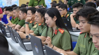 Khai mạc cuộc thi Olympic tiếng Anh dành cho cán bộ trẻ năm 2025