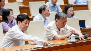 Hỗ trợ 100% mức lương hệ số cho cán bộ trực tiếp xây dựng pháp luật