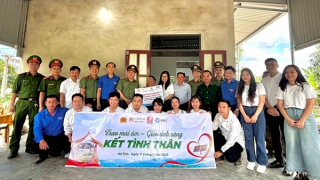 Xúc động đón nhận nhà mới đúng dịp sinh nhật Bác