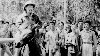 Bài 1: Hành trình tám thập kỷ tuyệt đối trung thành